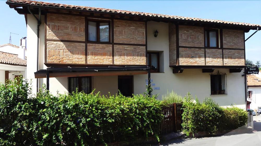 Pasaje San Jorge Hotel Comillas Exterior photo